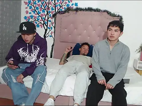 Snapshot of Damian20261 chatting on February 23, 2026, 4:40 pm Damian20261 online show from February 23, 2026, 4:40 pm