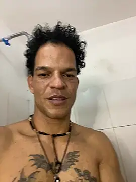 MaxyRyan online show from March 4, 2026, 5:37 am