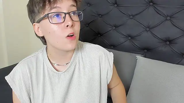 Snapshot of _Daarcy_ chatting on March 24, 2026, 3:28 am Daarcy online show from March 24, 2026, 3:28 am