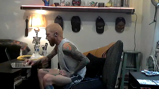 Snapshot of F_D_R_ chatting on March 19, 2026, 5:29 am F D R online show from March 19, 2026, 5:29 am