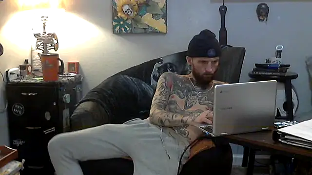 Snapshot of F_D_R_ chatting on March 4, 2026, 5:04 am F D R online show from March 4, 2026, 5:04 am