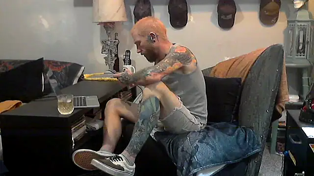 Snapshot of F_D_R_ chatting on March 17, 2026, 3:31 am F D R online show from March 17, 2026, 3:31 am