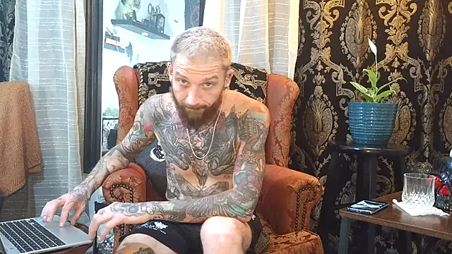 Snapshot of F_D_R_ chatting on April 11, 2026, 9:35 am F D R online show from April 11, 2026, 9:35 am