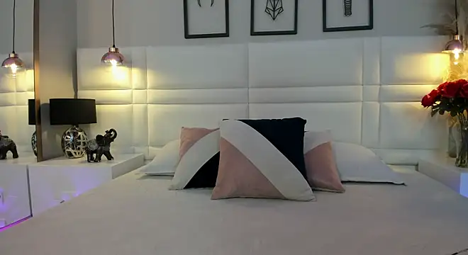Snapshot of RaquelHyde_ chatting on June 18, 2026, 8:14 pm RaquelHyde online show from June 18, 2026, 8:14 pm