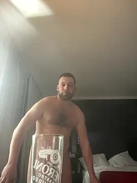 Snapshot of SimonShows chatting on February 23, 2026, 1:33 pm SimonShows online show from February 23, 2026, 1:33 pm