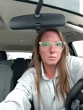 Snapshot of mooviebaby chatting on March 15, 2026, 8:49 pm mooviebaby online show from March 15, 2026, 8:49 pm