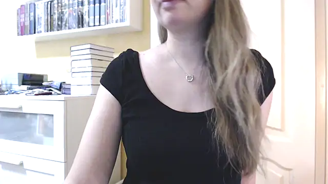 Snapshot of Tasiya chatting on March 17, 2026, 7:17 pm Tasiya online show from March 17, 2026, 7:17 pm