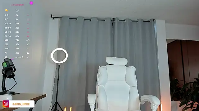 karinnixx online show from March 13, 2026, 8:36 pm