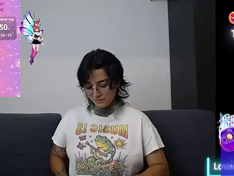 Snapshot of Ivyravens chatting on March 18, 2026, 10:54 pm Ivyravens online show from March 18, 2026, 10:54 pm