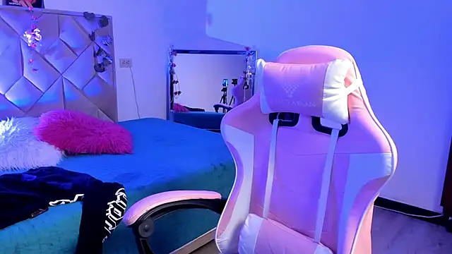 Chloe Miller 2 online show from March 9, 2026, 3:26 pm