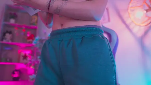 issa monterrey  online show from February 25, 2026, 12:49 pm