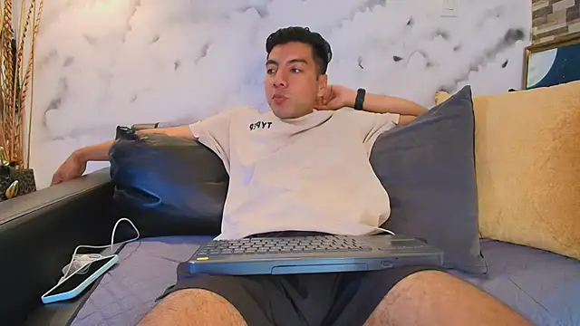 Max Hornye online show from March 31, 2026, 6:54 pm