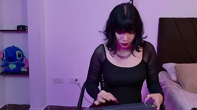 Snapshot of Raven_OA chatting on February 18, 2026, 12:45 pm Raven OA online show from February 18, 2026, 12:45 pm