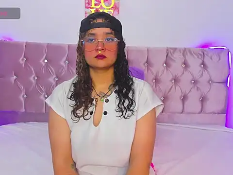 Black Tara online show from February 18, 2026, 1:47 am