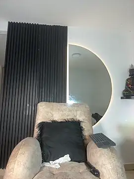 Snapshot of ARON_LUXX chatting on February 10, 2026, 3:05 am ARON LUXX online show from February 10, 2026, 3:05 am