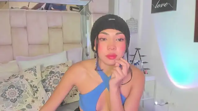 Eva cute7 online show from April 14, 2026, 2:27 am