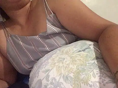 Snapshot of lady_candy85 chatting on February 4, 2026, 7:42 pm lady candy85 online show from February 4, 2026, 7:42 pm