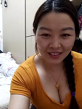 Jennie dogy online show from May 10, 2026, 2:52 pm