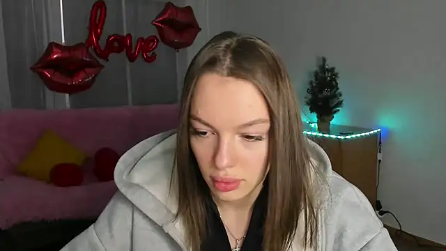 Snapshot of CandyGyrl chatting on February 18, 2026, 1:25 am CandyGyrl online show from February 18, 2026, 1:25 am