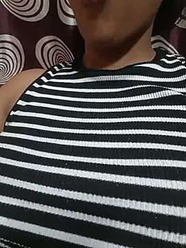komalsharma99 online show from June 8, 2026, 6:52 pm