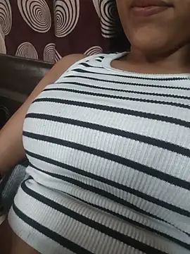 komalsharma99 online show from June 6, 2026, 5:23 am