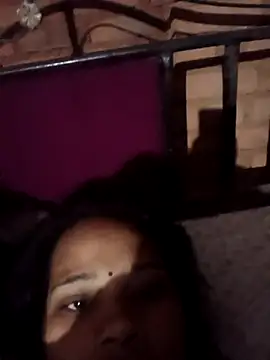 Snapshot of Hot_ree64 chatting on April 5, 2026, 11:44 pm Hot ree64 online show from April 5, 2026, 11:44 pm