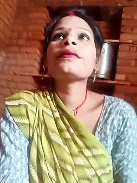 Snapshot of Hot_ree64 chatting on March 5, 2026, 5:48 am Hot ree64 online show from March 5, 2026, 5:48 am