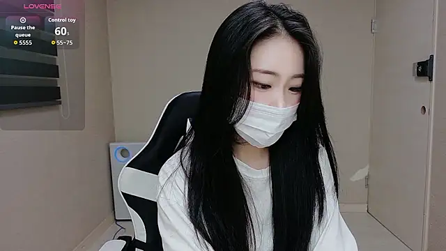 dami539 online show from February 10, 2026, 11:53 am