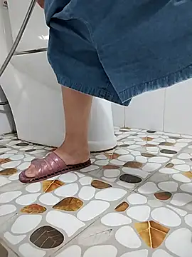 Snapshot of LiilyZi chatting on March 28, 2026, 10:55 pm LiilyZi online show from March 28, 2026, 10:55 pm