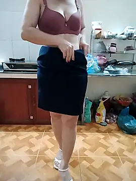 Snapshot of LiilyZi chatting on March 12, 2026, 6:56 pm LiilyZi online show from March 12, 2026, 6:56 pm