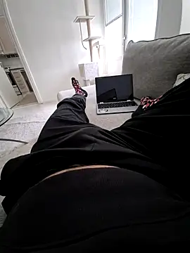 Snapshot of Tommyzzzzzz chatting on February 8, 2026, 9:18 am Tommyzzzzzz online show from February 8, 2026, 9:18 am