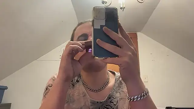 Snapshot of RaeganV chatting on February 23, 2026, 7:53 am RaeganV online show from February 23, 2026, 7:53 am