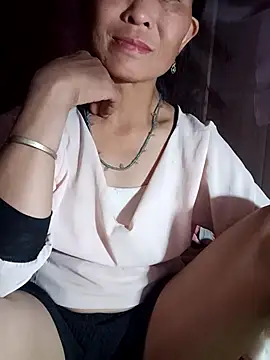 witch-xx online show from April 14, 2026, 11:48 am