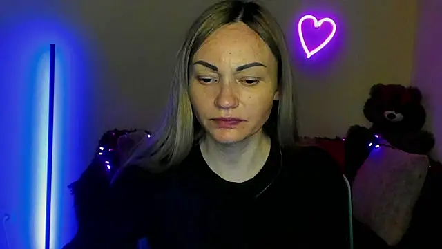 BlondMikey22 online show from May 7, 2026, 11:24 am