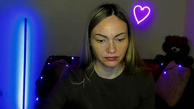 BlondMikey22 online show from May 9, 2026, 11:24 am
