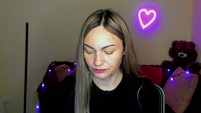 BlondMikey22 online show from May 17, 2026, 11:21 am