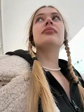 blonde exe online show from April 7, 2026, 3:25 pm