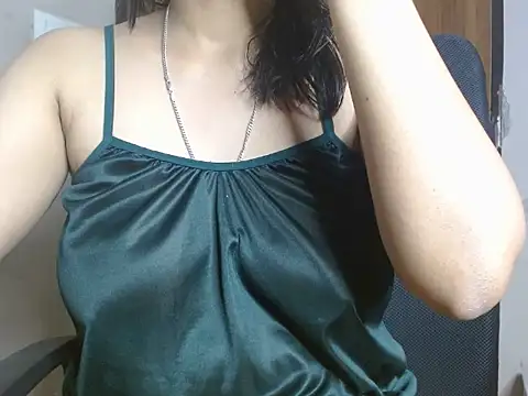 Snapshot of atisa_ chatting on April 9, 2026, 10:10 am atisa online show from April 9, 2026, 10:10 am