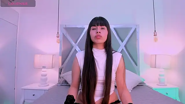 Snapshot of Raven_Luxx chatting on May 15, 2026, 5:22 pm Raven Luxx online show from May 15, 2026, 5:22 pm