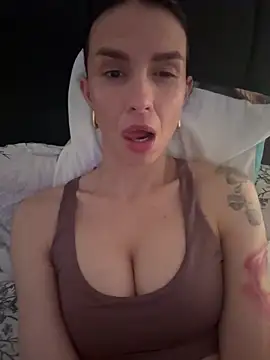 Snapshot of ruby2sexy chatting on June 7, 2026, 4:23 pm ruby2sexy online show from June 7, 2026, 4:23 pm