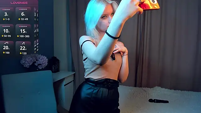 GoldenLenarz online show from March 21, 2026, 11:03 am