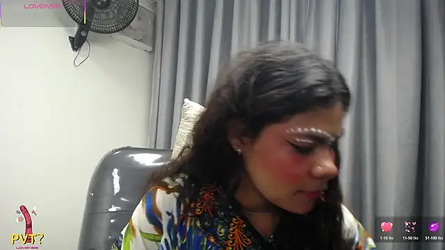 yaazhinii online show from March 20, 2026, 12:06 pm