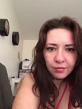 Snapshot of Yuliastar chatting on March 6, 2026, 1:39 pm Yuliastar online show from March 6, 2026, 1:39 pm