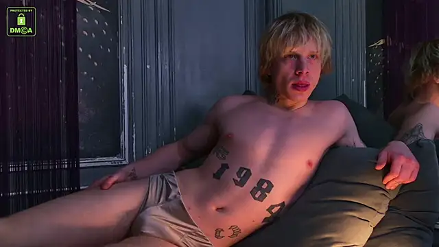 Snapshot of RyanRife chatting on February 17, 2026, 8:39 pm RyanRife online show from February 17, 2026, 8:39 pm