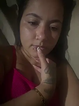 Snapshot of pollyzinha27 chatting on February 27, 2026, 3:18 am pollyzinha27 online show from February 27, 2026, 3:18 am