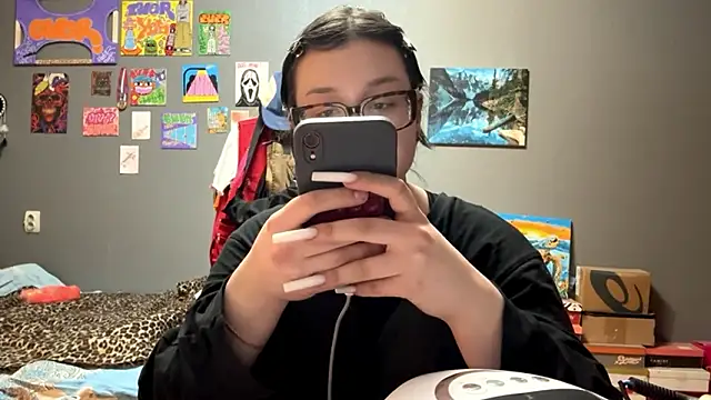 AngelLune online show from February 7, 2026, 7:33 pm