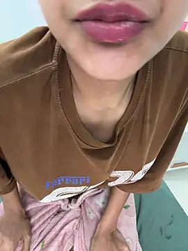 Snapshot of godessoflust chatting on April 3, 2026, 6:36 pm godessoflust online show from April 3, 2026, 6:36 pm