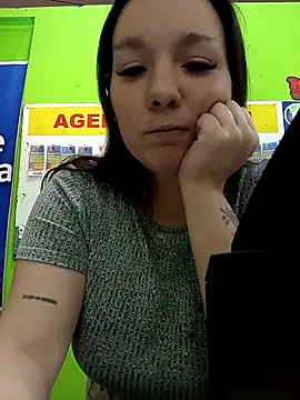 Snapshot of Beesametoda chatting on February 25, 2026, 4:51 pm Beesametoda online show from February 25, 2026, 4:51 pm