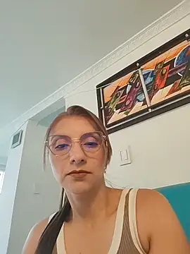 Snapshot of EloiseClairmont chatting on May 1, 2026, 7:30 pm EloiseClairmont online show from May 1, 2026, 7:30 pm