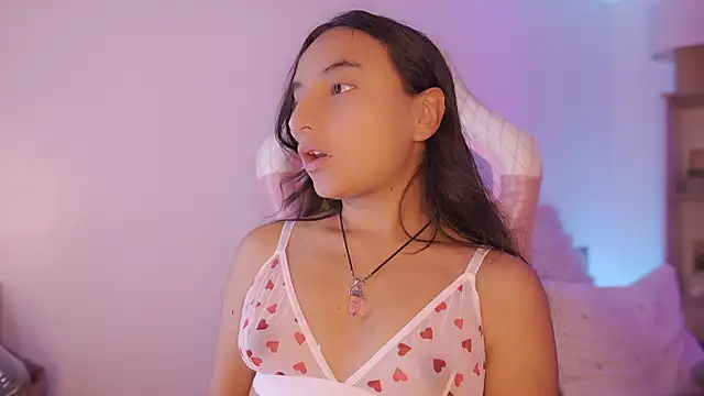  emily jonexs online show from June 12, 2026, 3:32 pm